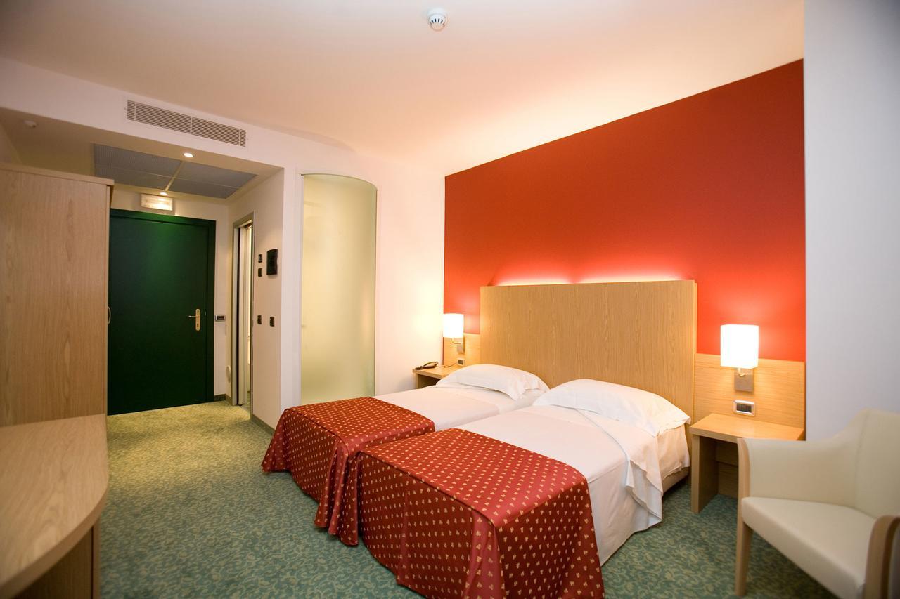 Hotel Senator Gorgonzola Eksteriør bilde